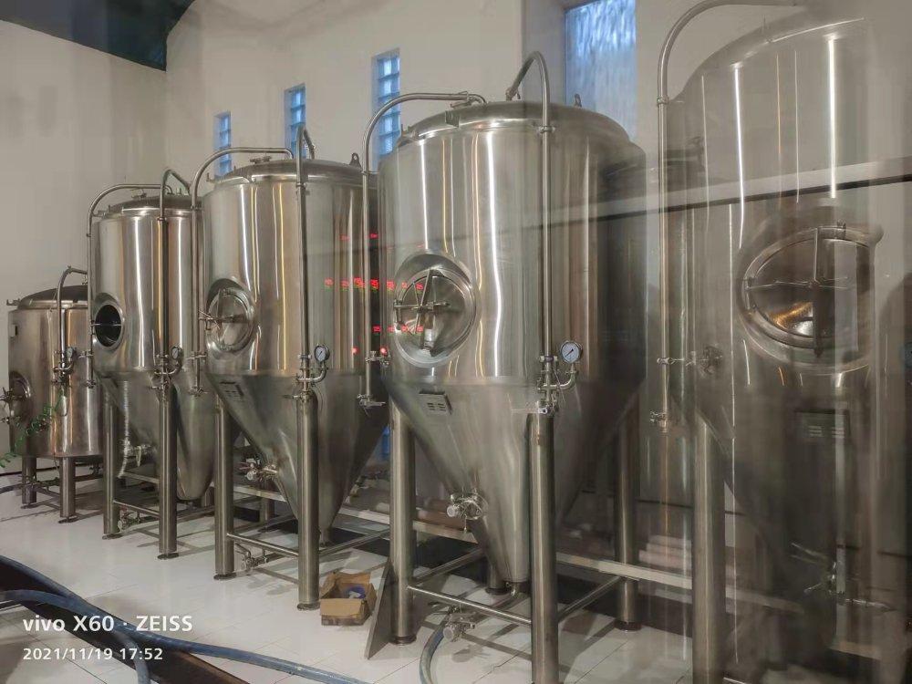 Cahaya Bintang Laut in Indonesia-1000L brewery equipment by Tiantai